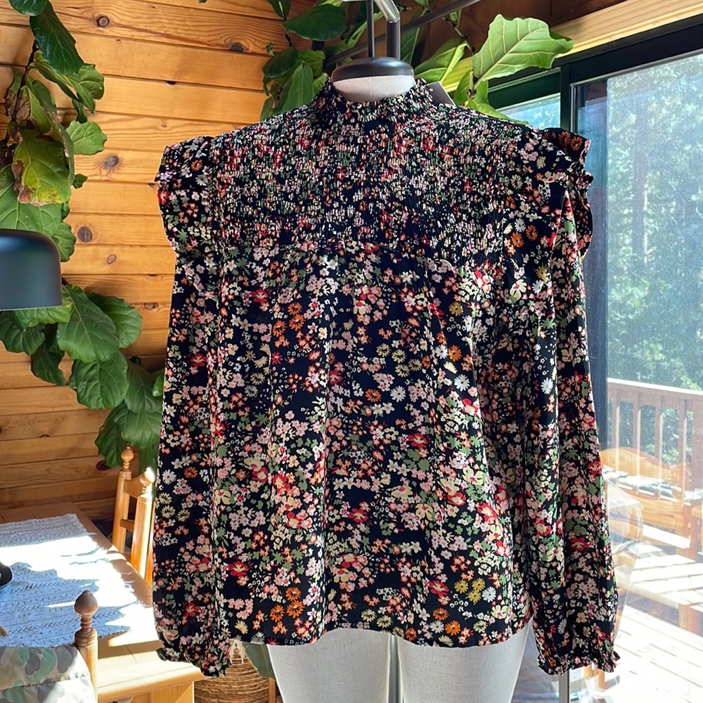 NWT long sleeve ruched detail floral blouse
